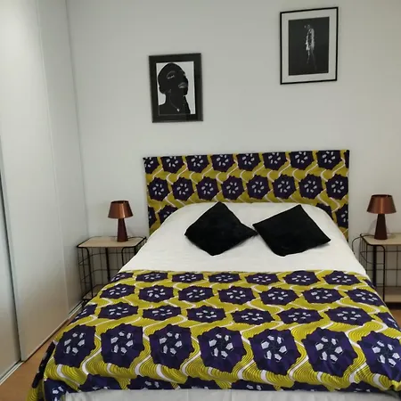 1 D'hotes Chante-coucou Bed & Breakfast *
